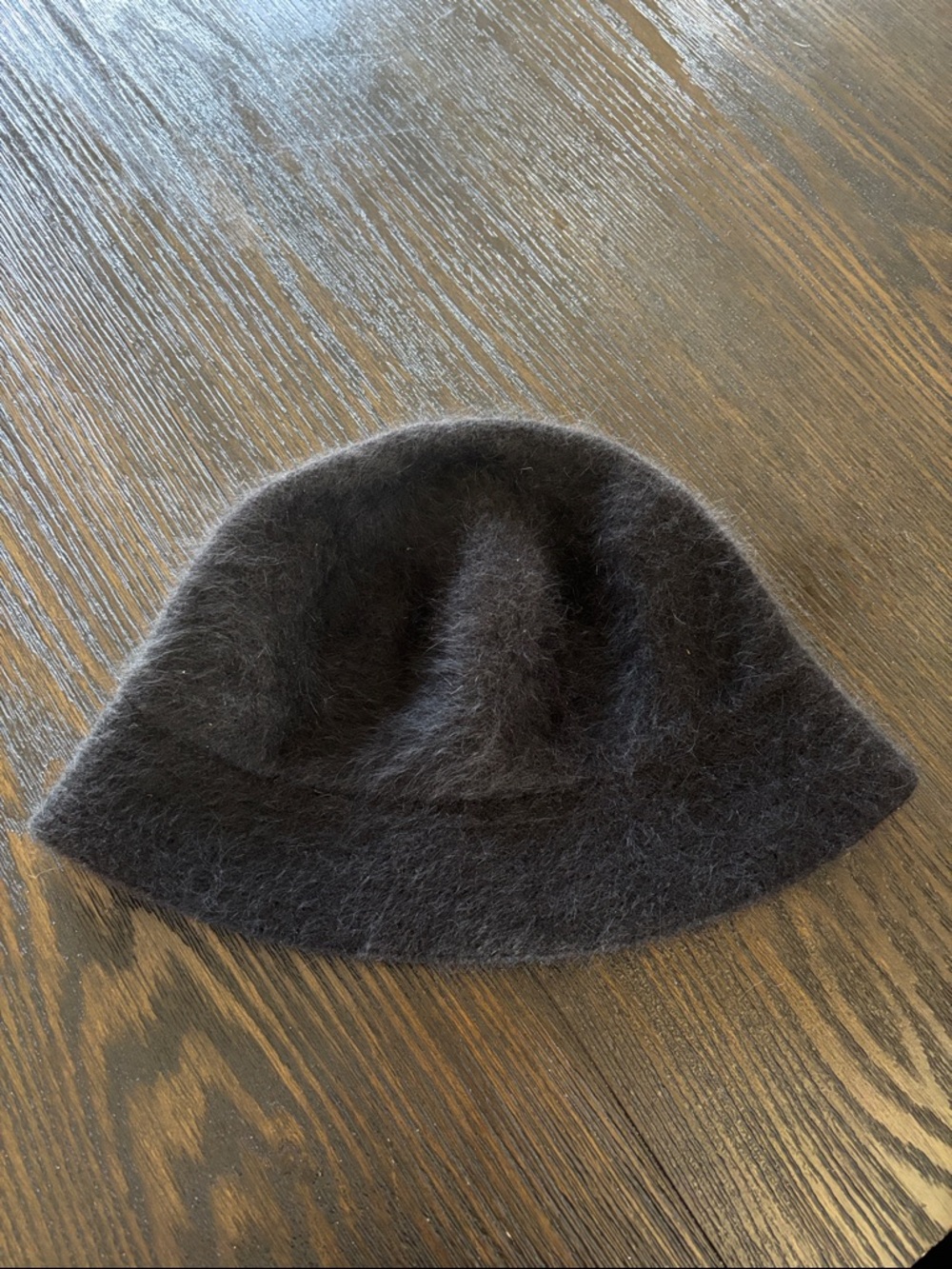 44% angora rabbit hair, 9% wool hat